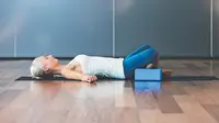 Jika kondisi stres melanda Anda lakukanlah beberapa gerakan yoga berikut ini