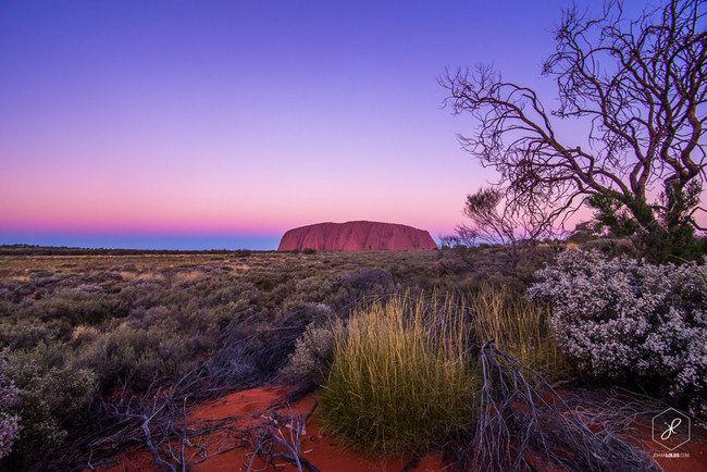 Uluru by Johan Lolos / Instagram @lebackpacker 
