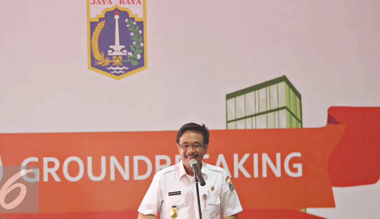 Wakil Gubernur DKI Jakarta Djarot Saiful Hidayat menyampaikan kata sambutan saat groundbreaking Pasar Bendungan Hilir di Jakarta, Rabu (26/10). Pasar tersebut akan dibangun dengan konsep modern. (Liputan6.com/Immanuel Antonius)