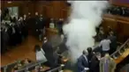 Gas air mata dilemparkan pihak oposisi pemerintah saat rapat, hingga seorang warga palestina tewas ditembak polisi Israel.