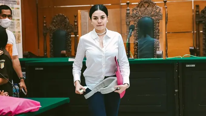 Momen Detik-Detik Nikita Mirzani Divonis Bebas, Diiringi Tangis Haru