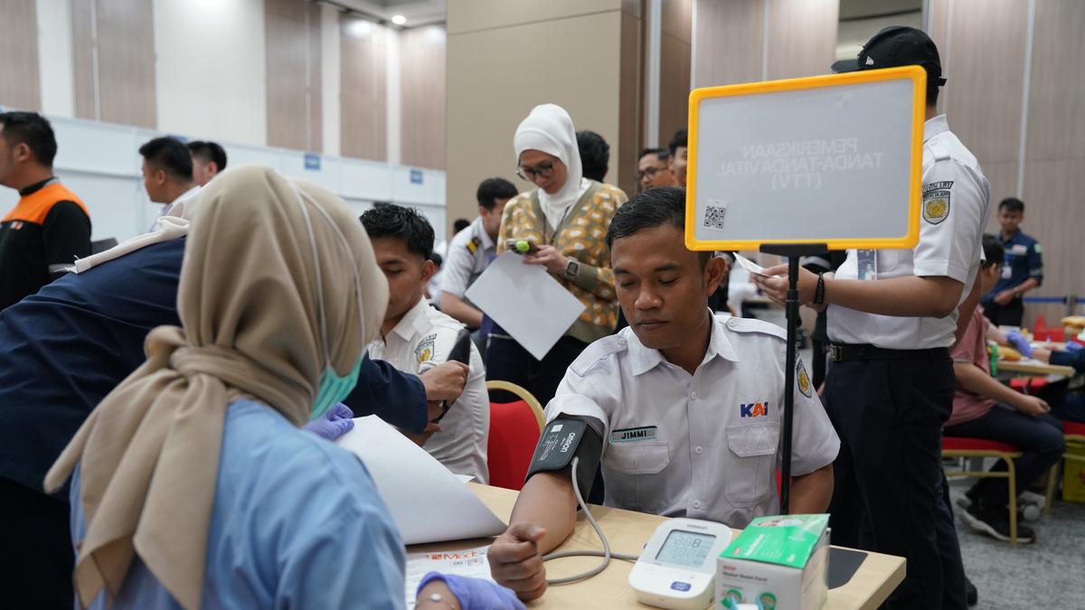 Jaga Keselamatan Perjalanan, Seluruh Pekerja LRT Jabodebek Jalani Medical Check-Up