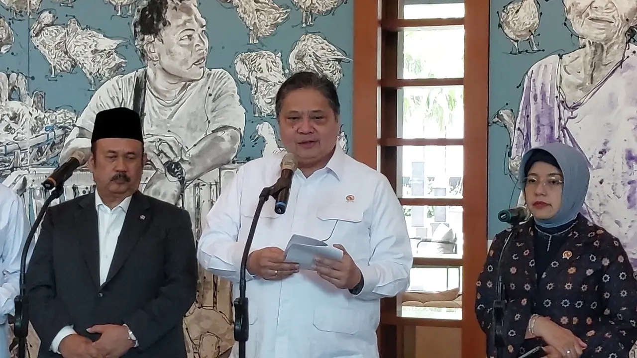 Menteri Koordinator Bidang Perekonomian, Airlangga Hartarto di Wisma Danantara