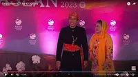 Presiden Jokowi dan Ibu Negara Iriana kompak memakai baju adat Betawi saat gala dinner bersama para pemimpin negara delegasi KTT ASEAN di Senayan, Jakarta. (Youtube Enam+)