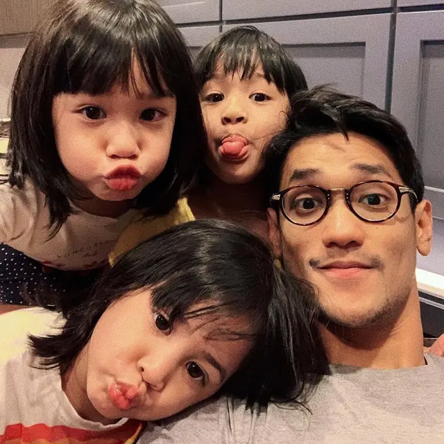 6 Potret Gemas Afgan Bareng Keponakannya, Kompak Banget