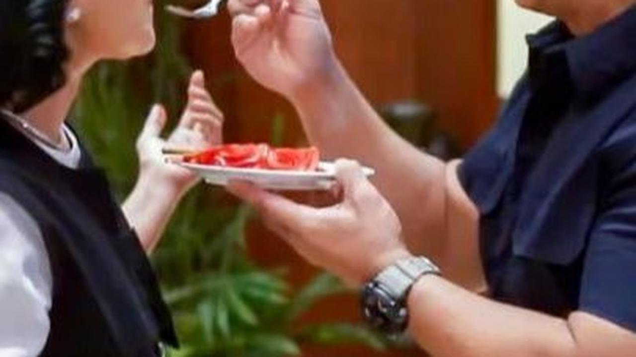 Tahun ini, usia pernikahan keduanya usia mencapai 31 tahun.