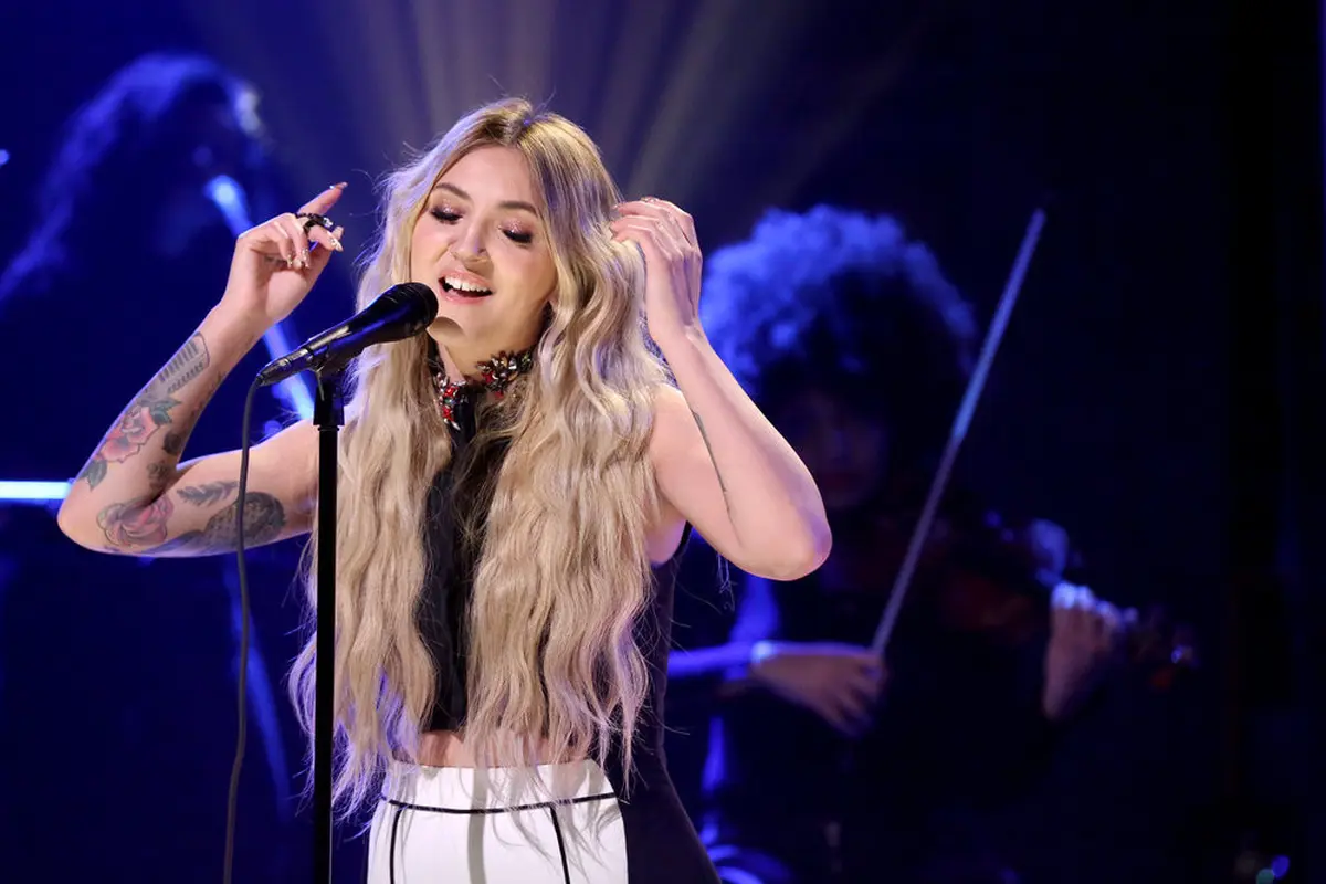 Julia Michaels