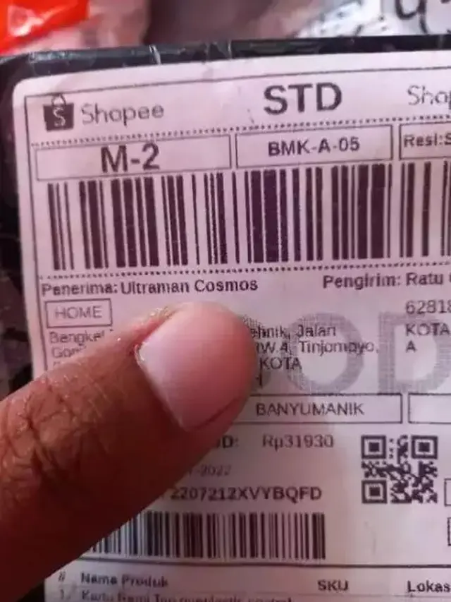 10 Nama Nyeleneh Penerima Paket Ini Kocak Banget, Buat Kurir Nyengir