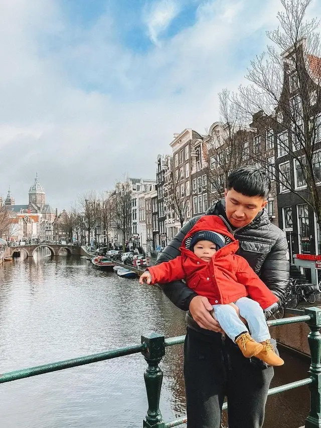 Kebersamaan Indra Priawan dan anak