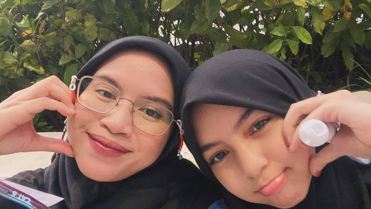 8 Potret Hangat Sienna Anak Marshanda Bareng Ibu Sambungnya, Akrab bak Bestie - Wajahnya Makin Mirip