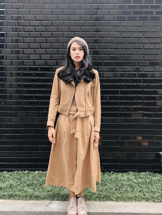 Style dengan satu warna juga tak kalah menarik dengan fashion Maudy yang lainnya. (Instagram: Maudy Ayunda)