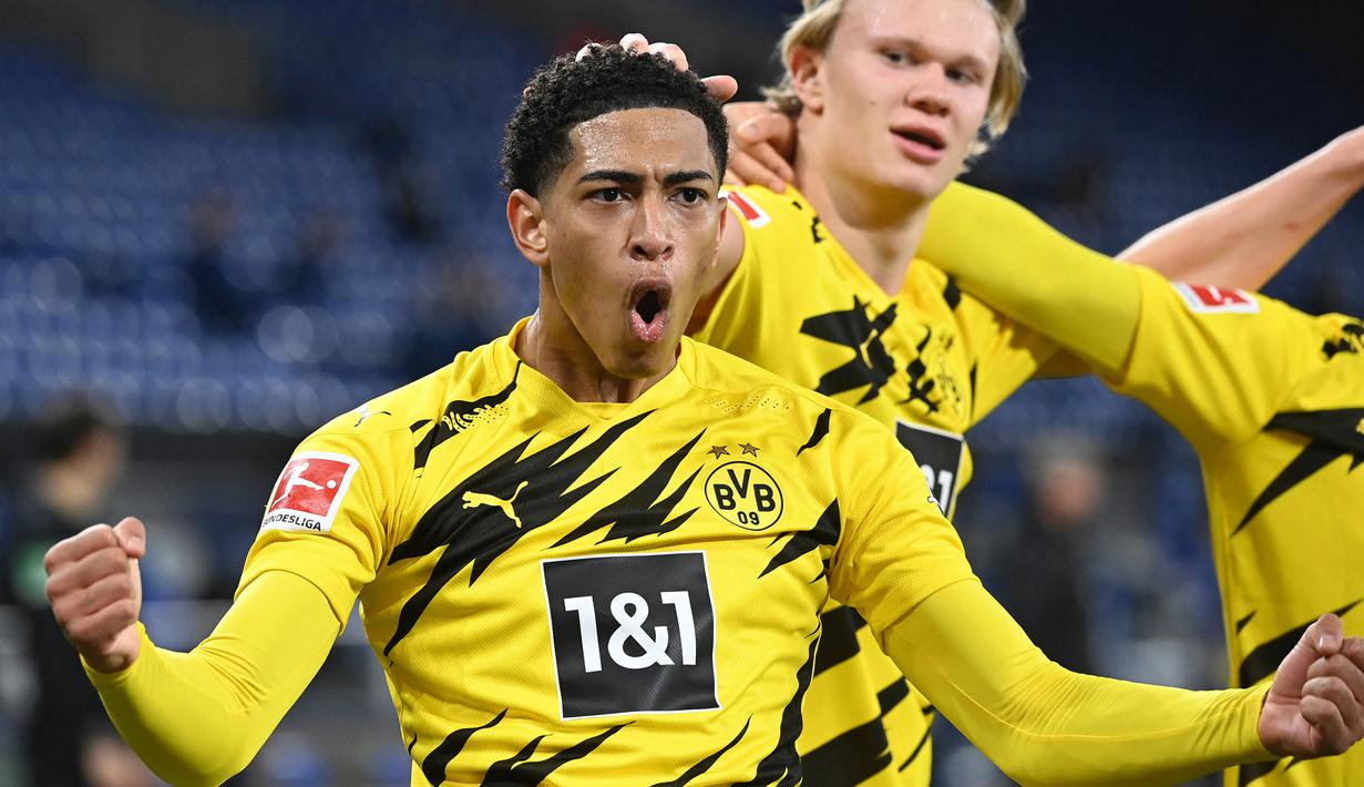 Jude Bellingham. Mengikuti jejak Jadon Sancho yang lebih dulu dikontrak Borussia Dortmund. Dortmund merekrutnya pada Juli 2020 saat menginjak usia 17 tahun dari Birmingham City senilai 25 juta pound sebagai rekor pemain muda termahal dalam sejarah. (AFP/Ina Fassbender/Pool)