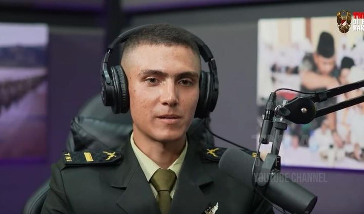 "Saya sendiri pun membanggakan ibu saya tuh sangat luar biasa sekali bagi saya," ujar Enzo yang menceritakan sangat membanggakan sang ibu.