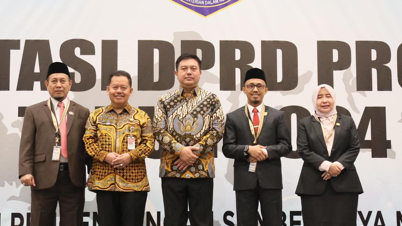 Plt Sekjen Kemendagri Tomsi Tohir di Acara Orientasi Anggota DPRD Provinsi