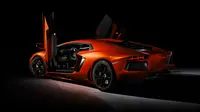 Nama sekelas Lamborghini kembali terangkat sebagai mobilnya artis papan atas kala Raffi Ahmad mendapat kado pernikahan sebuah Aventador.
