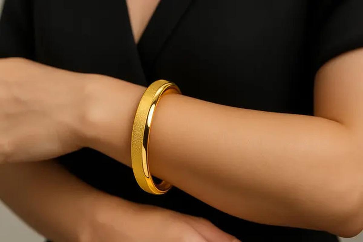 8 Model Gelang Emas Bangle 24 Karat Polos, Cantik untuk Semua Gaya