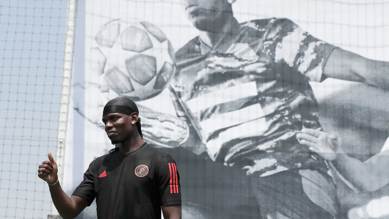 Gaya Paul Pogba Saat Tur Asia di Korea Selatan