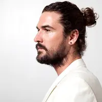 Di Video ini memberi tahu cara menguncir rambut yang benar, dan ... STAY FOCUS GIRLS! :D