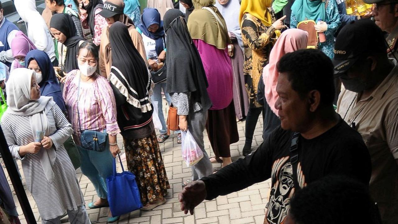 Beras ini berasal dari beras cadangan pemerintah (CBP) di gudang Perum Bulog. Foto: merdeka.com / Imam Buhori