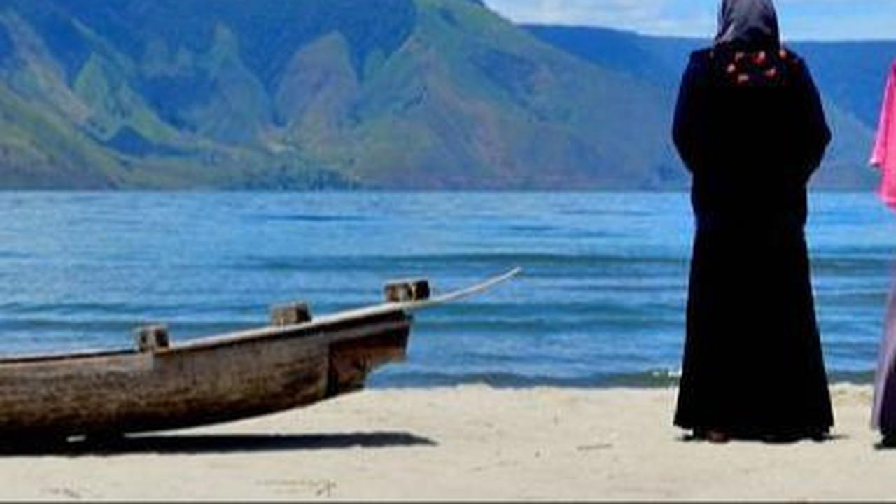 Mengunjungi Pasir Putih Parbaba, Pantai di Tepi Danau Toba yang Unik dan Wajib Dikunjungi