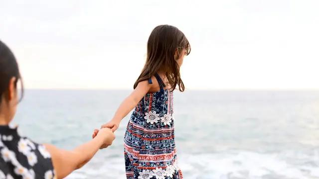 Ilustrasi Anak dan Orangtua