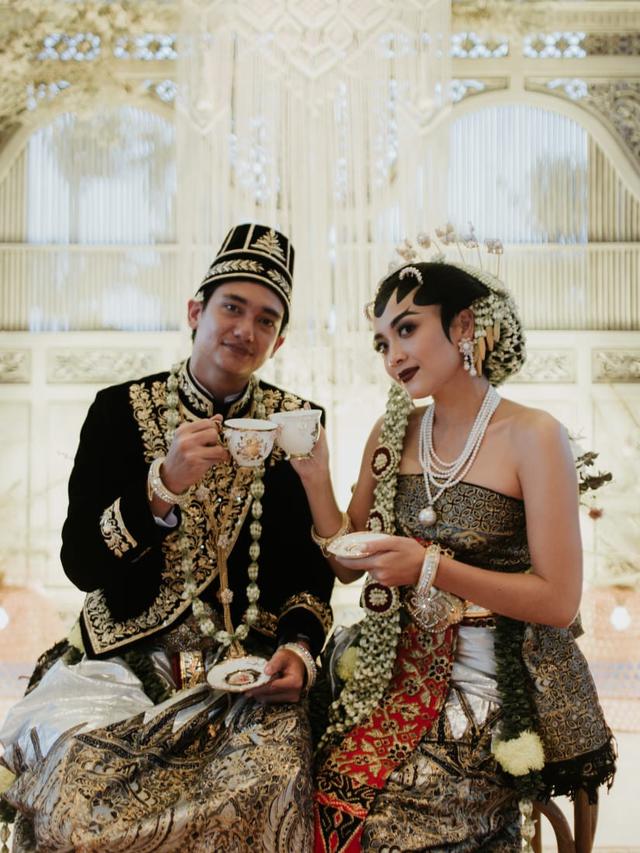 Pernikahan Adipati Dolken dan Canti Tachril