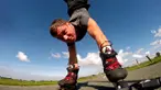 Selain melatih kemampuannya untuk bermain skate menggunakan tangan, ia pun juga berlatih untuk membentuk tubuhnya.