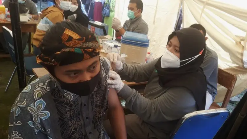 Vaksinasi COVID-19 Masyarakat Adat Banten Kidul