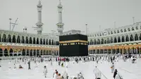 Ilustrasi haji, umrah, Makkah. (Photo by Beris Creatives on Unsplash)