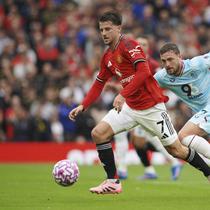 Manchester United bermain imbang 2-2 kontra Burnley pada laga pekan ketiga Premier League di Old Trafford, Sabtu (30/8/2025) malam WIB. (AP Photo/Ian Hodgson)