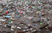 FOTO: Miris! Penampakan Berton-ton Sampah Membentuk 'Pulau' di Sungai Bosnia