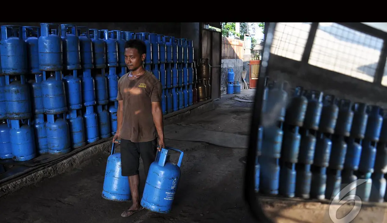 Namun, keinginan perusahaan energi pelat merah ini untuk menaikkan harga gas Elpiji 12 Kg nampaknya tidak mudah, pasalnya harus izin dahulu dari pemerintah, Jakarta, Rabu (13/8/2014) (Liputan6.com/Miftahul Hayat)