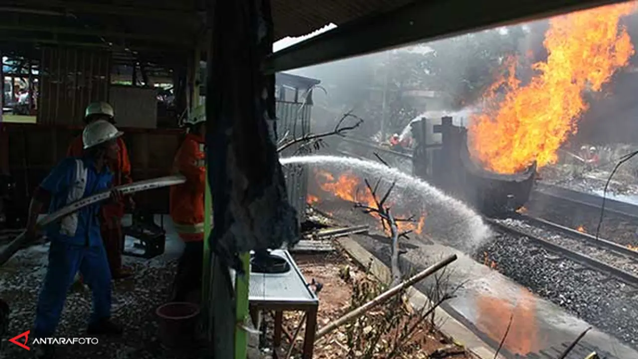 warung-kebakar-bintaro-131312c.jpg