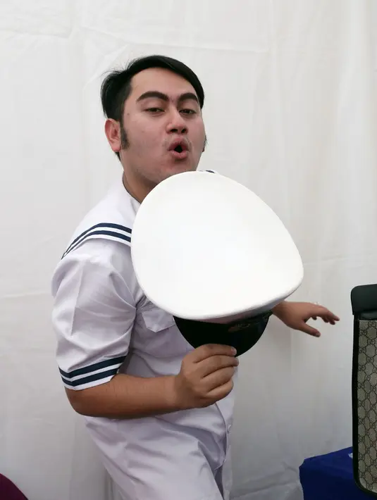 Kemenangan Nassar di Inbox Awards 2015 pun terasa semakin lengkap lantaran ditonton wanita pujaannya itu. Sebab, si wanita rela datang ke Indonesia hanya demi melihat Nassar. (Wimbarsana Kewas/Bintang.com)