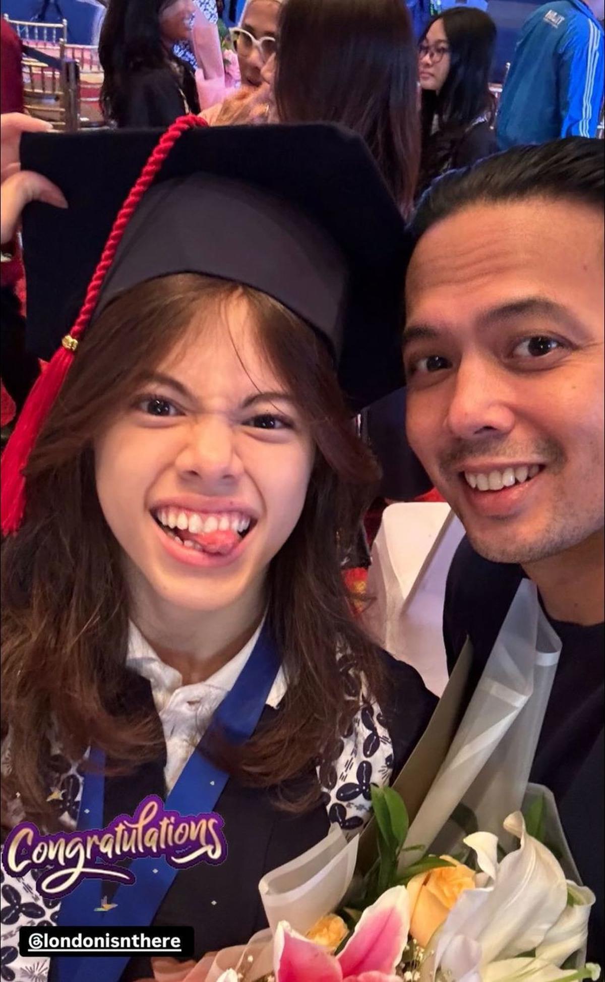 Potret Bahagia London Abigail Wisuda SMP, Wulan Guritno dan Mantan Suami Kompak Dampingi Sang Putri