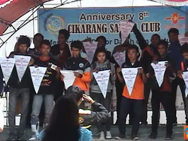 Citizen6, Bekasi: Peringatan hari jadi Cikarang Satria Club ke-8, diramaikan dengan Kegiatan Donor Darah dan Santunan Anak Yatim yang bertempat di Hadhamas Futsal, Minggu, (3/7). (Pengirim: Baebudin) 