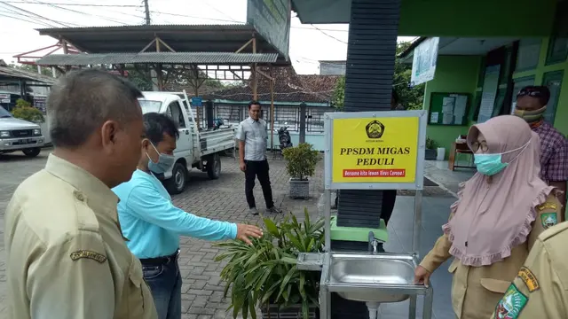 Lawan COVID-19, PPSDM Migas Donasikan Bilik Desinfektan ke Puskesmas di Cepu