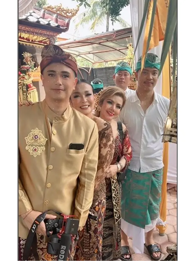 6 Potret Jennifer Jill dan Barbie Kumalasari Pakai Kebaya Bali, Tampil Elegan
