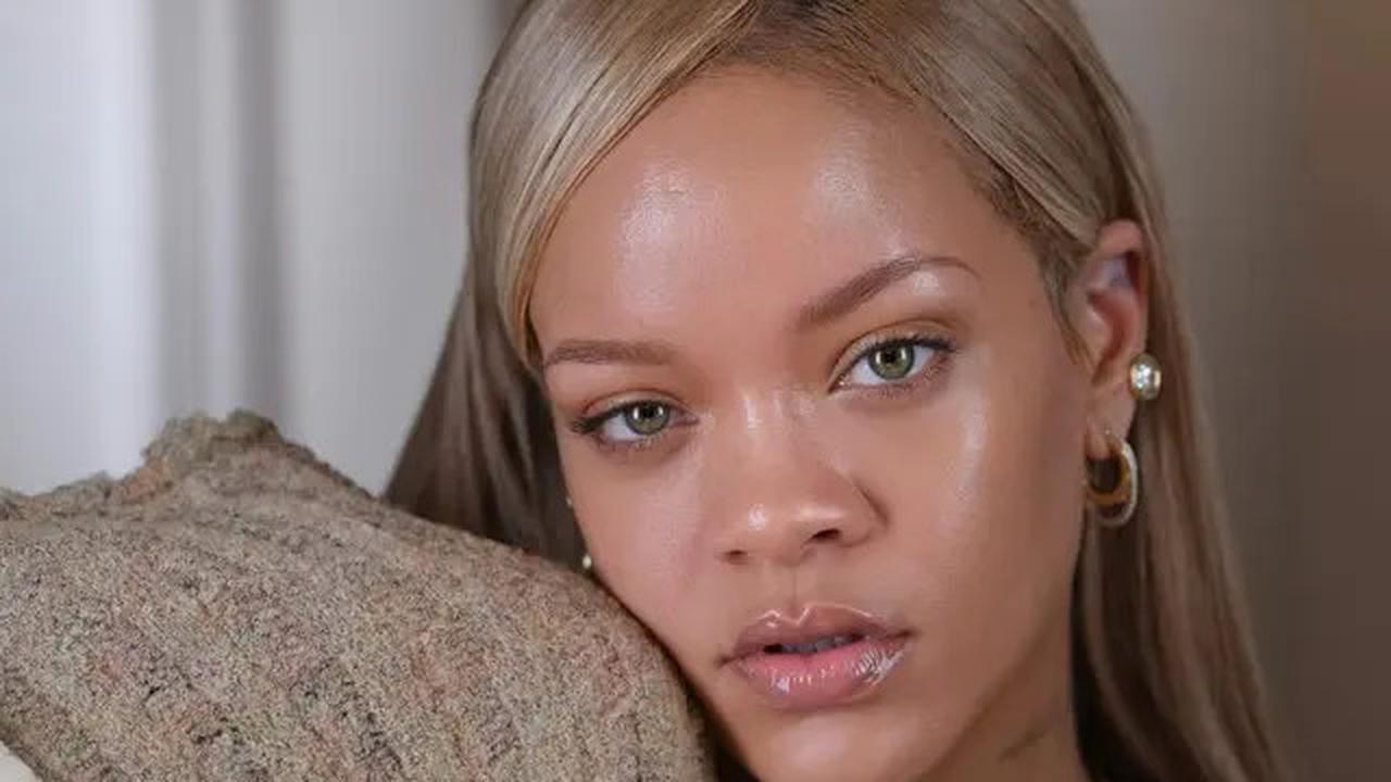 Dari Dua Lipa hingga Rihanna, Rambut Belah Samping Diprediksi Bakal Kembali Hits pada 2025