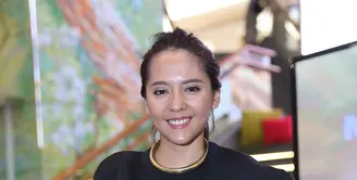 Penyanyi yang juga berperan Lala Karmela mengaku gugup saat masuk dua nominasi dalam Indonesia Movie Actors (IMA) Awards 2016. (Nurwahyunan/Bintang.com)