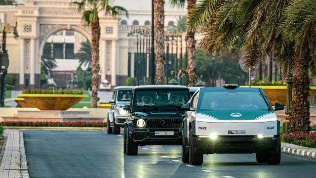 Tesla Cybertruck Polisi Dubai