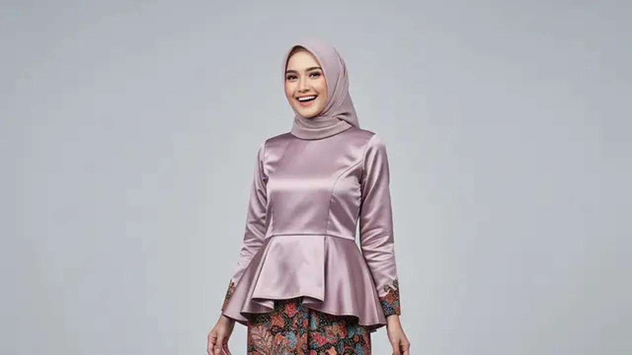 8 Model Gamis Batik Kombinasi Satin Mengkilap, Bikin Penampilanmu Mewah dan Elegan