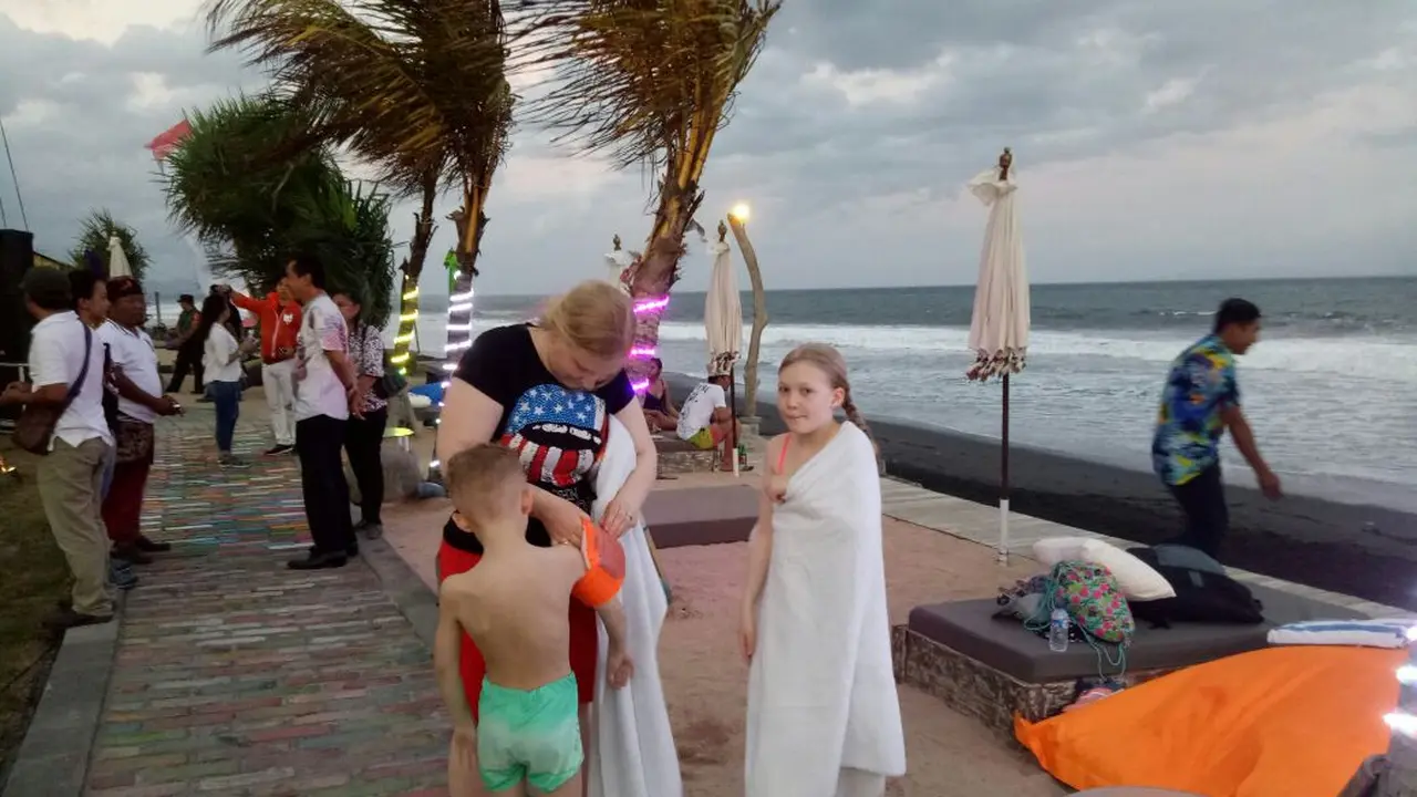 wake beach club resto tawarkan makanan khas bali