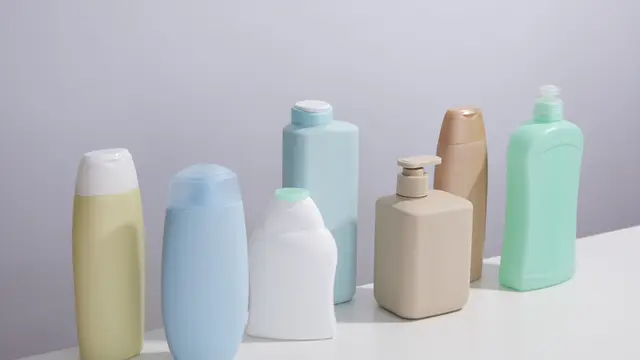 Penggunaan bahan SLS berlebihan dapat membuat rambut mudah rontok dan sulit diatur