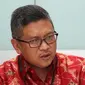 Sekretaris Jenderal PDI Perjuangan, Hasto Kristiyanto saat mengunjungi kantor Liputan6.com, di SCTV Tower, Jakarta, Senin (6/3). (Liputan6.com/Fatkhur Rozaq) 