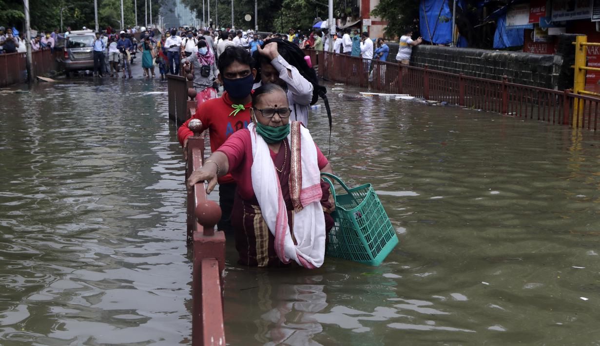 FOTO: Hujan Lebat Sebabkan Banjir di Mumbai - Global ...