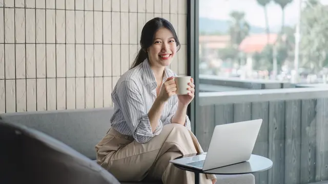 wanita juni banyak cobaan dan ujian hidup