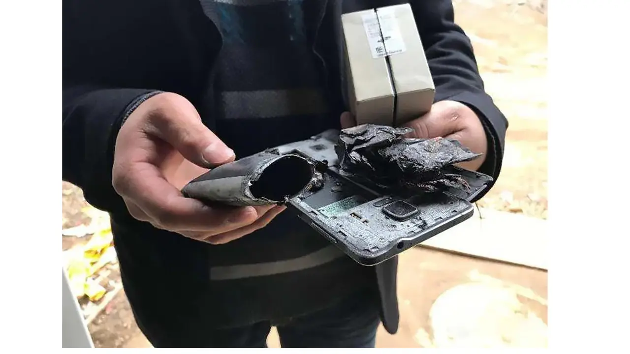 smartphone meledak