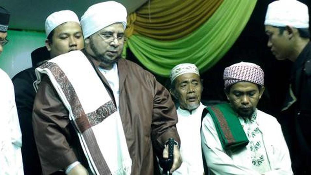 Majelis Rasulullah (6): Gerobak Nurjayadi dan pesona sang habib