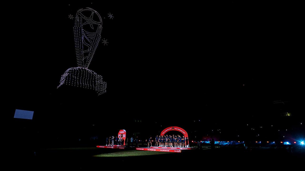 FOTO: Penutupan Piala Presiden 2025 Dihiasi Aksi 1.400 Drone Memukau